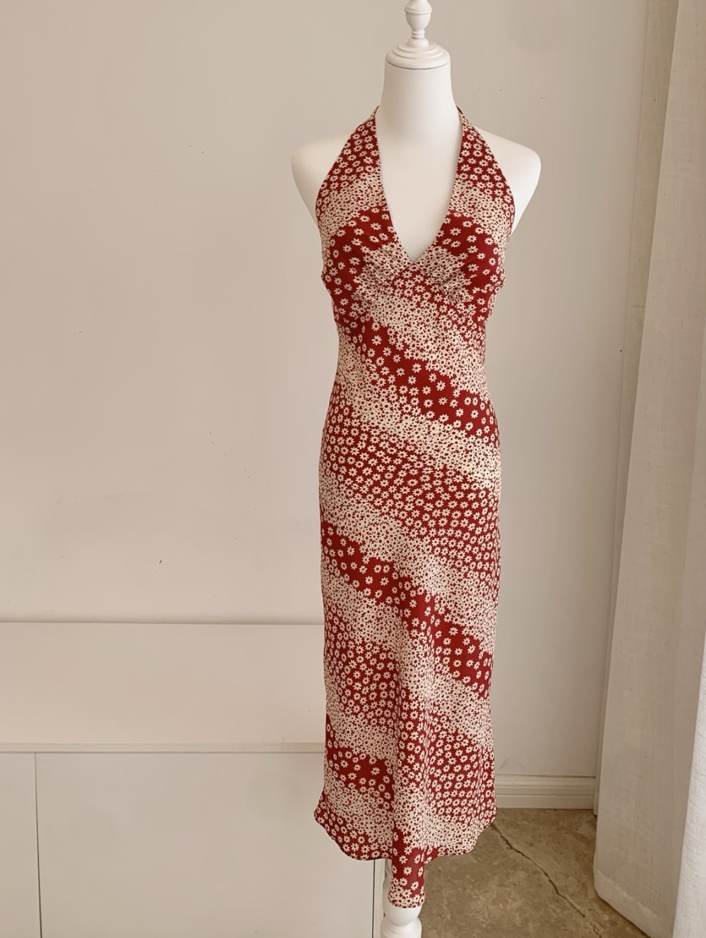 Realisation Par The Sadie Dress in Marguerite Rouge - Picture 9 of 12